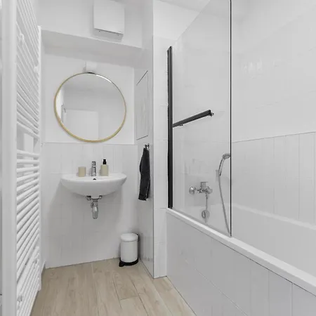 Stylish Urban Apartment-garden&parking&ac * Bratislava