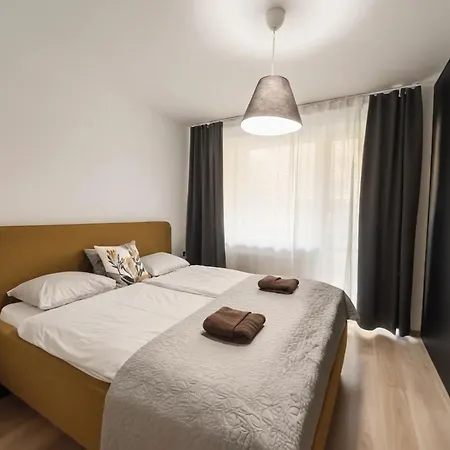 Stylish Urban Apartment-garden&parking&ac Apartamento *